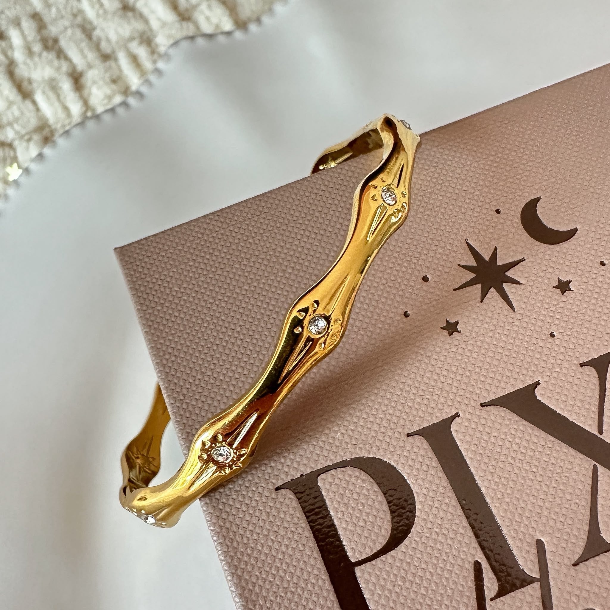 Wavy Bangle